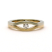 003 - 14kt geel- en witgouden ring bezet met een briljant geslepen diamant